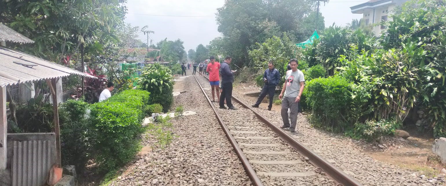 Lokasi tertabraknya Feri Kristiawan oleh kereta Pangrango di Kampung Nyomplong Kulon (Foto: Humas Polresta Sukabumi)